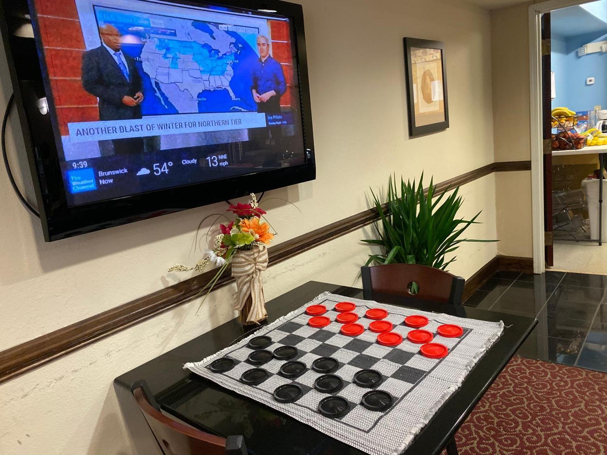 New 2025-ocean Sands Boutique -sauna And Saltwater-mineral Pool Until 4am-free Bikes And Golf Carts For Famous Beach-50 Item Breakfast Buffet -pm Cookies And Popcorn -ultra Sparkling Certified-free Laundry -4 Grand Black Beds In R Inn 4*