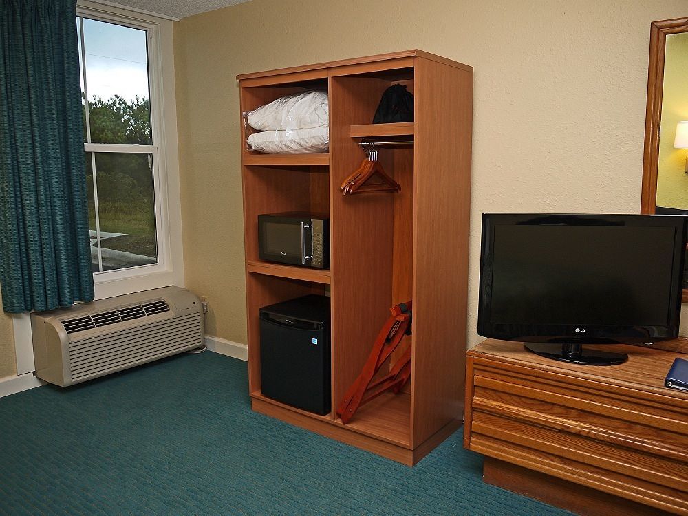 New 2025-ocean Sands Beach Boutique -sauna And Saltwater-mineral Pool Until 4am-free Beach Bikes And Golf Carts For Famous Beach-50 Item Breakfast Buffet -pm Cookies And Popcorn -ultra Sparkling Certified-free Laundry -4 Grand Black Beds In All R Estalagem 4*